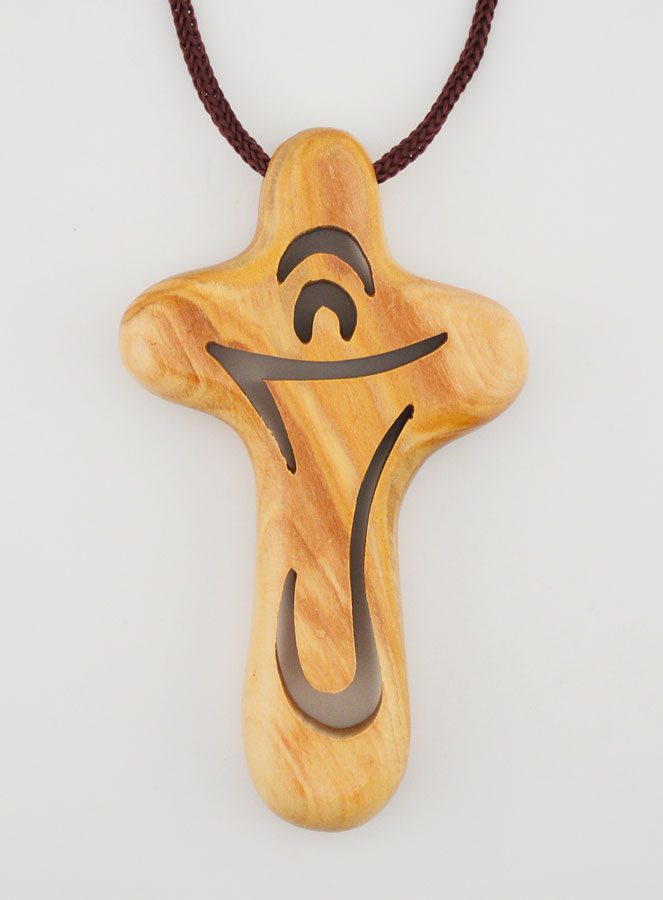 Ciondolo Croce Traforata in Legno d’Ulivo (pic 1)