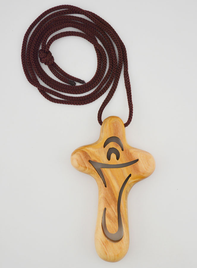 Ciondolo Croce Traforata in Legno d’Ulivo (pic 2)